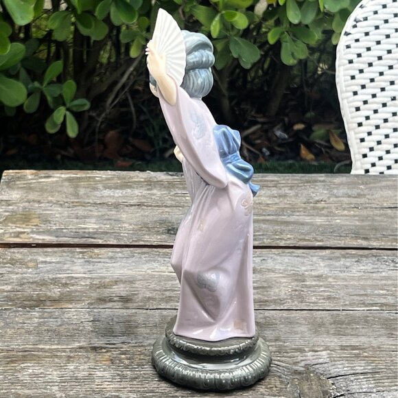 LLADRO PORCELAIN FIGURINE # 4991 "Madame Butterfly" Geisha Girl w/ 2 Fans - Picture 7 of 8